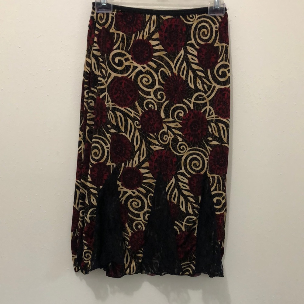 SAINT TROPEZ WEST elastic waist skirt size M gently used in good condition